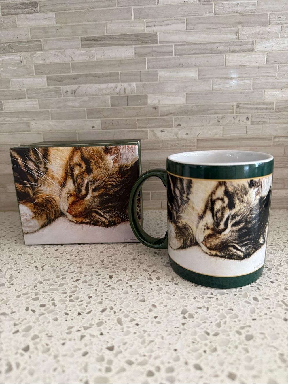 LANG Ceramic Mug Sueellen Ross Tabby Cat Green White Boxed Vintage 2006 SR #2